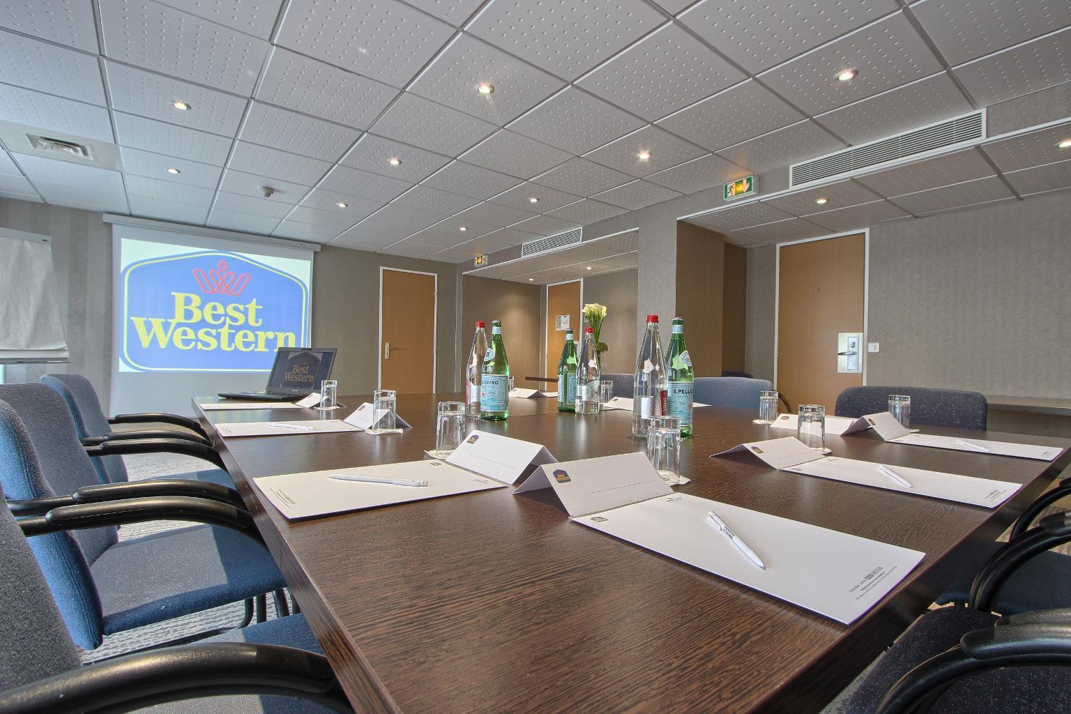Paris Cdg Airport Hotel 4*